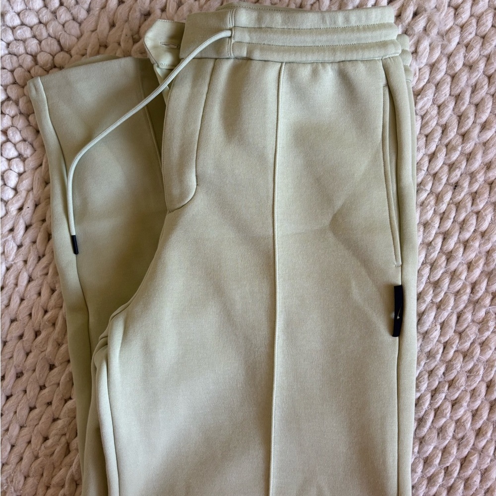 Nike Loose Fit Straight Leg Pants in Sage Green